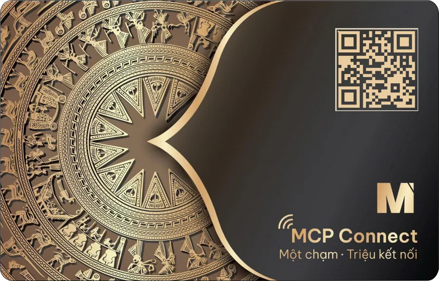 Mẫu thẻ chip NFC - mặt sau với logo NFC và mã QR
